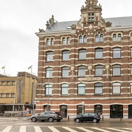 Riverview In Historical Heart Of