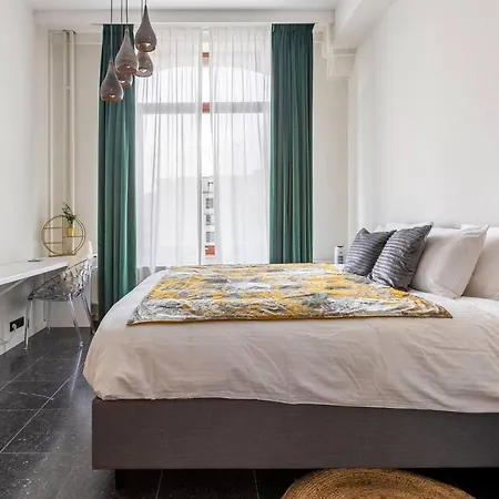 Apartment Riverview In Historical Heart Of Antwerp