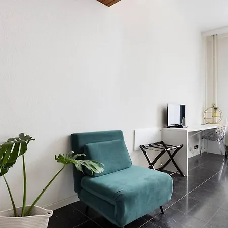 Apartment Riverview In Historical Heart Of